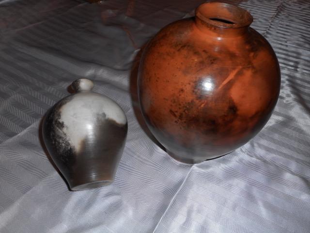 CANADIAN POTTERY SERIES - RAKU POTTERY - BRUCE EDMONDS