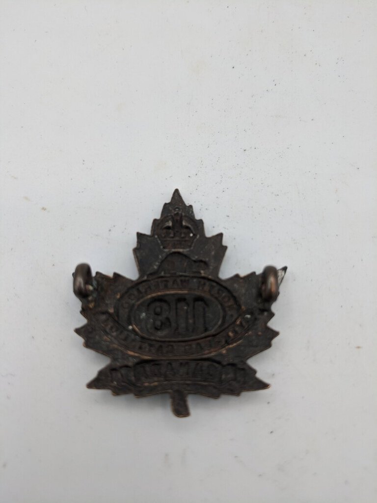 W W 1 Canadian Cap Badge