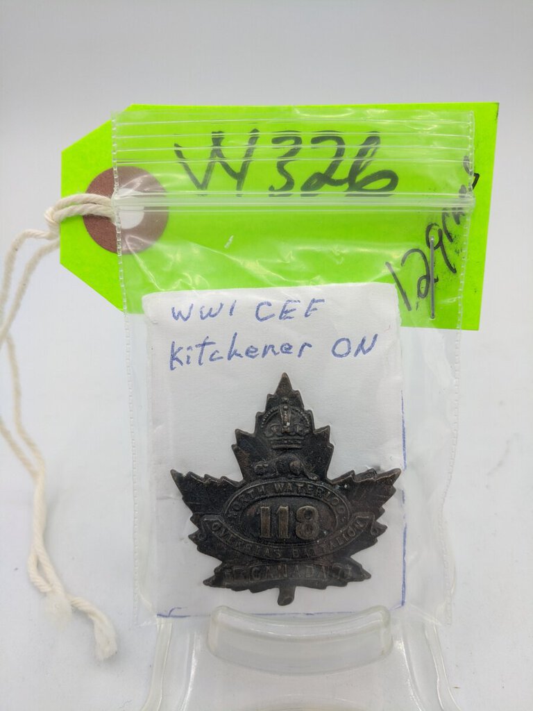 W W 1 Canadian Cap Badge
