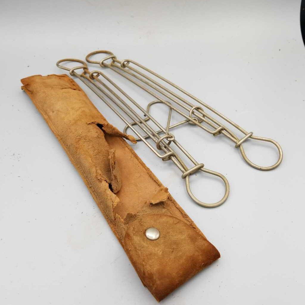 Antique WW1 Compact Hangers (JAS) war memorabilia