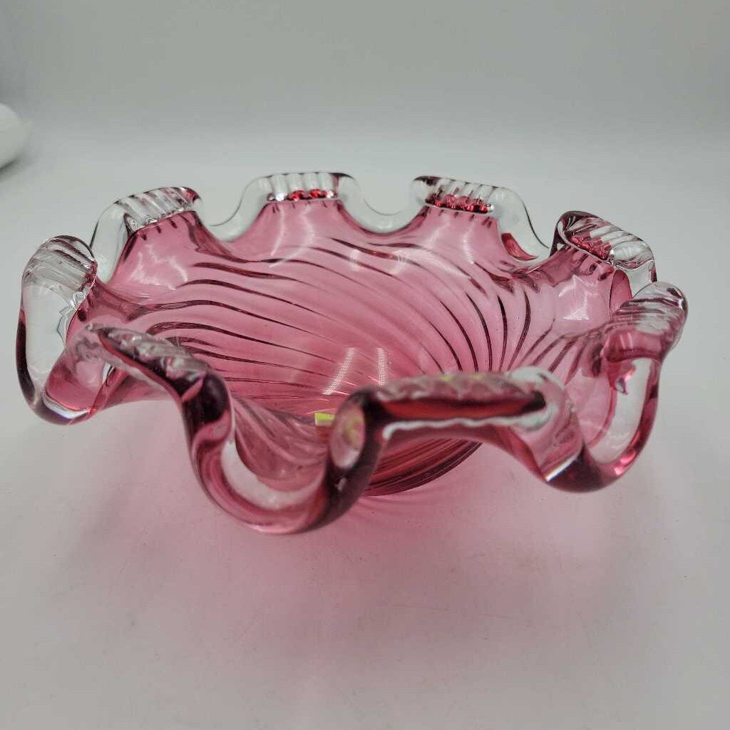 Cranberry ashtray N368 (LIND)