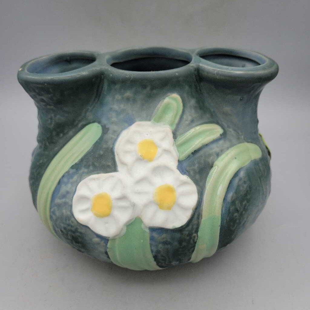 Roseville pottery (NUR)