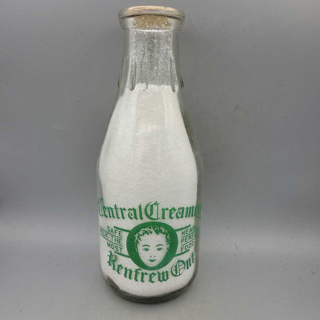 Central Creamery Renfrew Ontario milk Bottle (Jef)