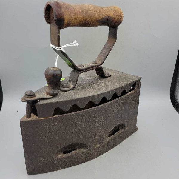 Antique Coal Heated Iron (Jef)