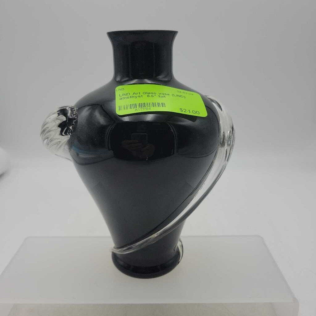 Art Glass vase (LIND)