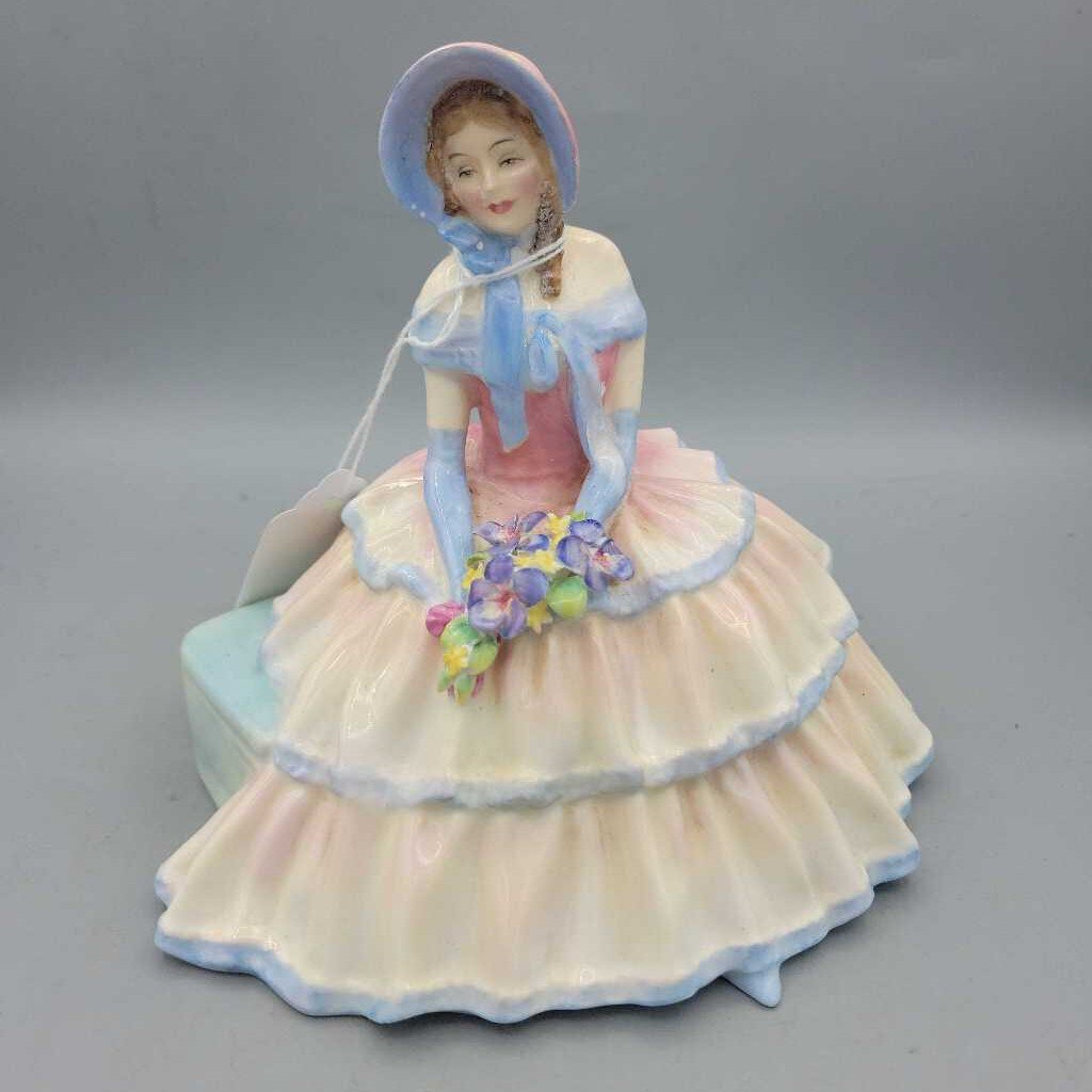 Royal Doulton "Day Dreams" HN 1731 (DEB)
