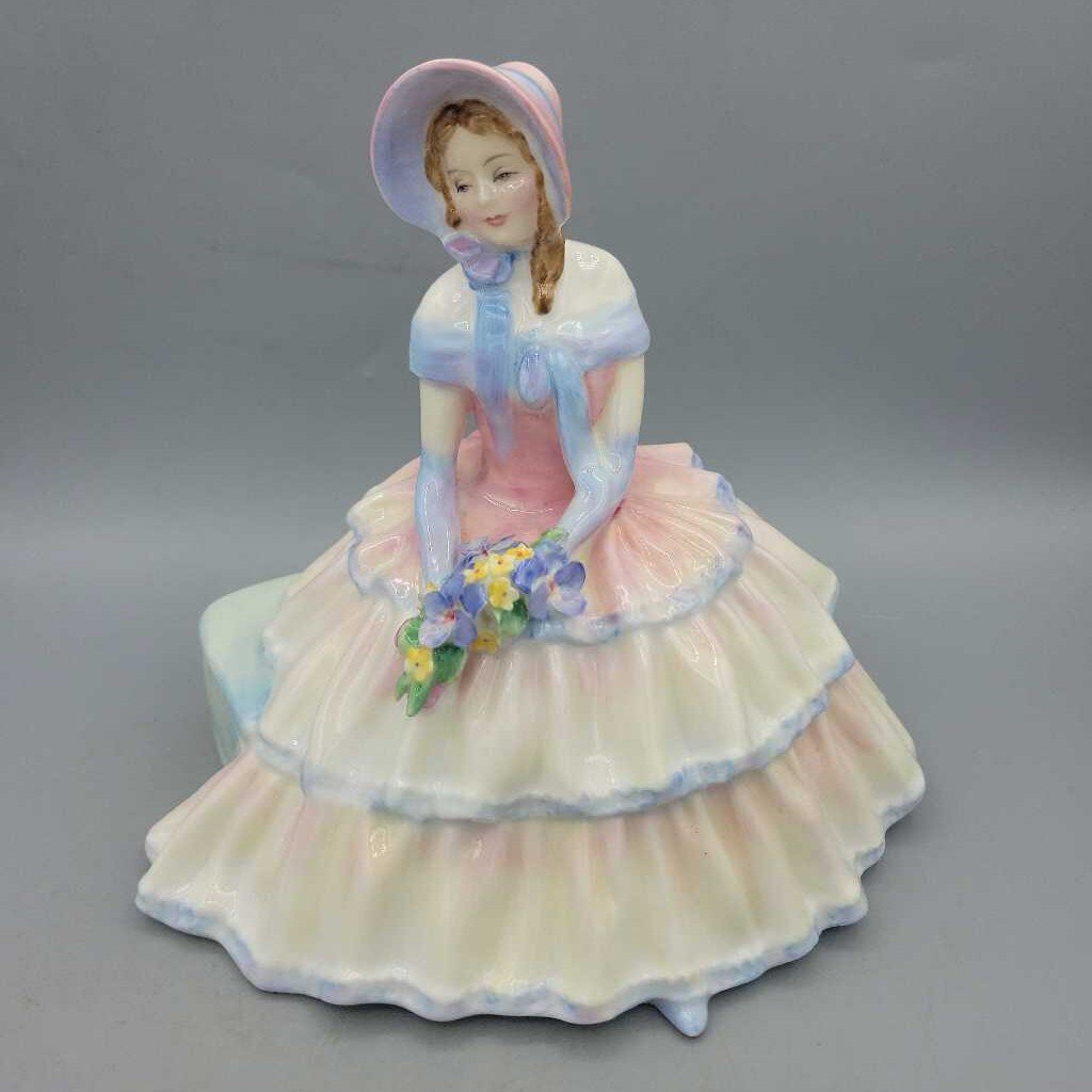 Royal Doulton "Day Dreams"HN1731 (YVO) (408)