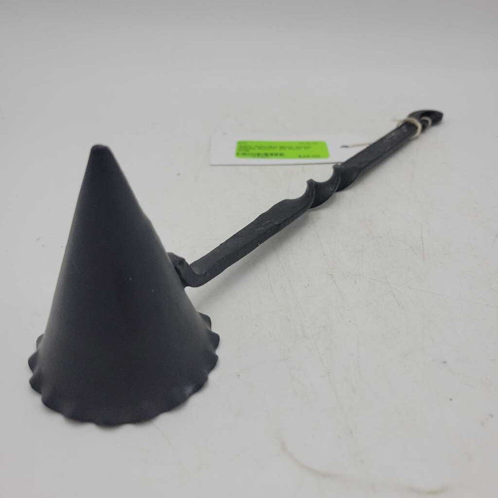 WDV1513 Black Gothic Candle Snuffer {R}