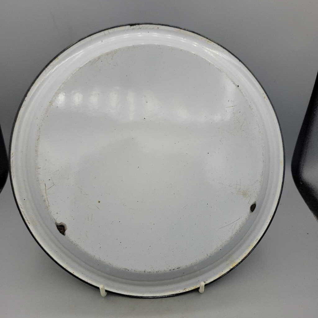 Enamelware pie plate (JAS)