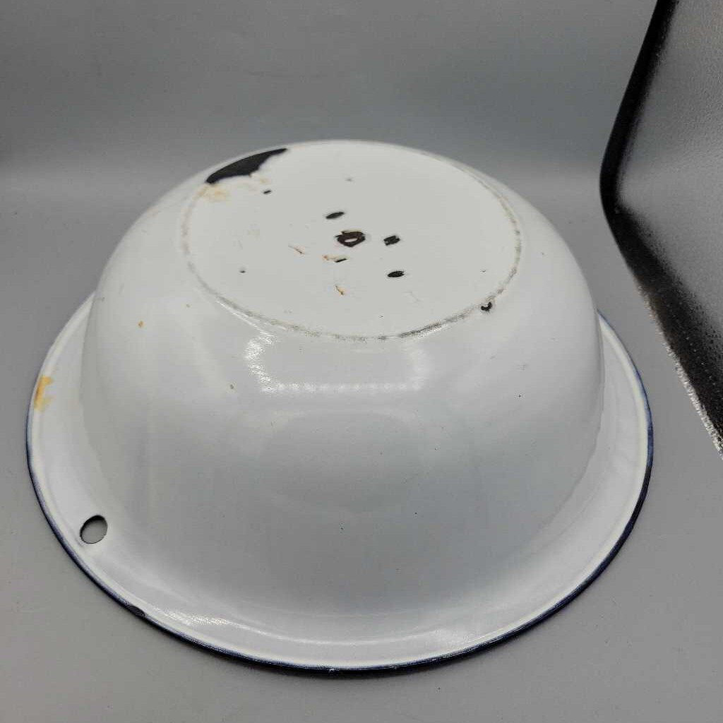 Enamelware bowl (JAS)