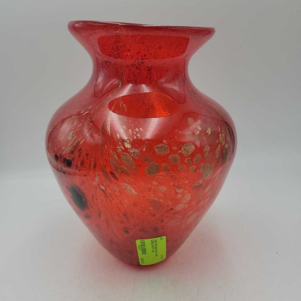Red glass art vase (LIND)