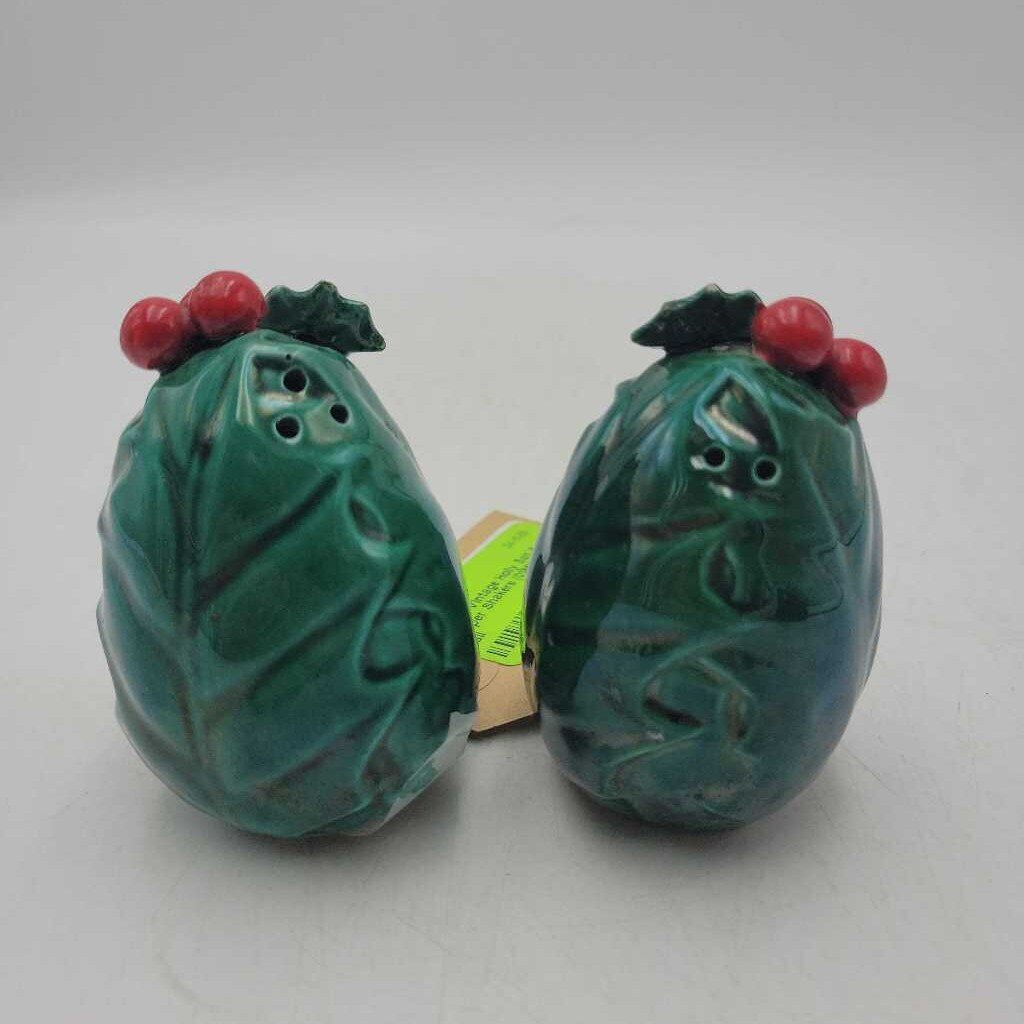 Vintage Holly Salt & Pepper Shakers (0186)