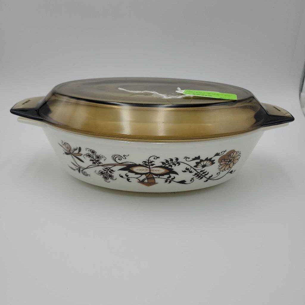 Pyrex Covered Oval dish (DEB)