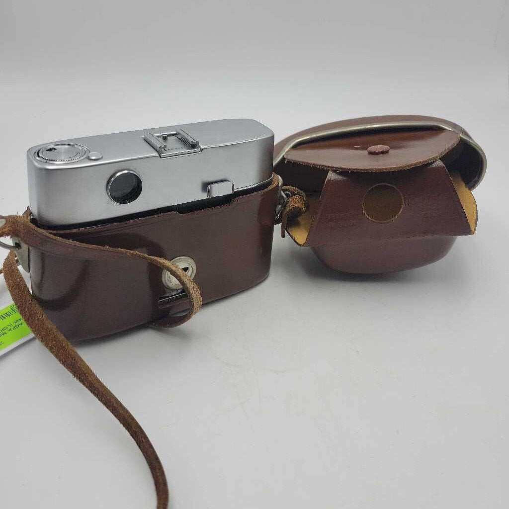 Vintage AGFA Matici Camera in Case (LOR)