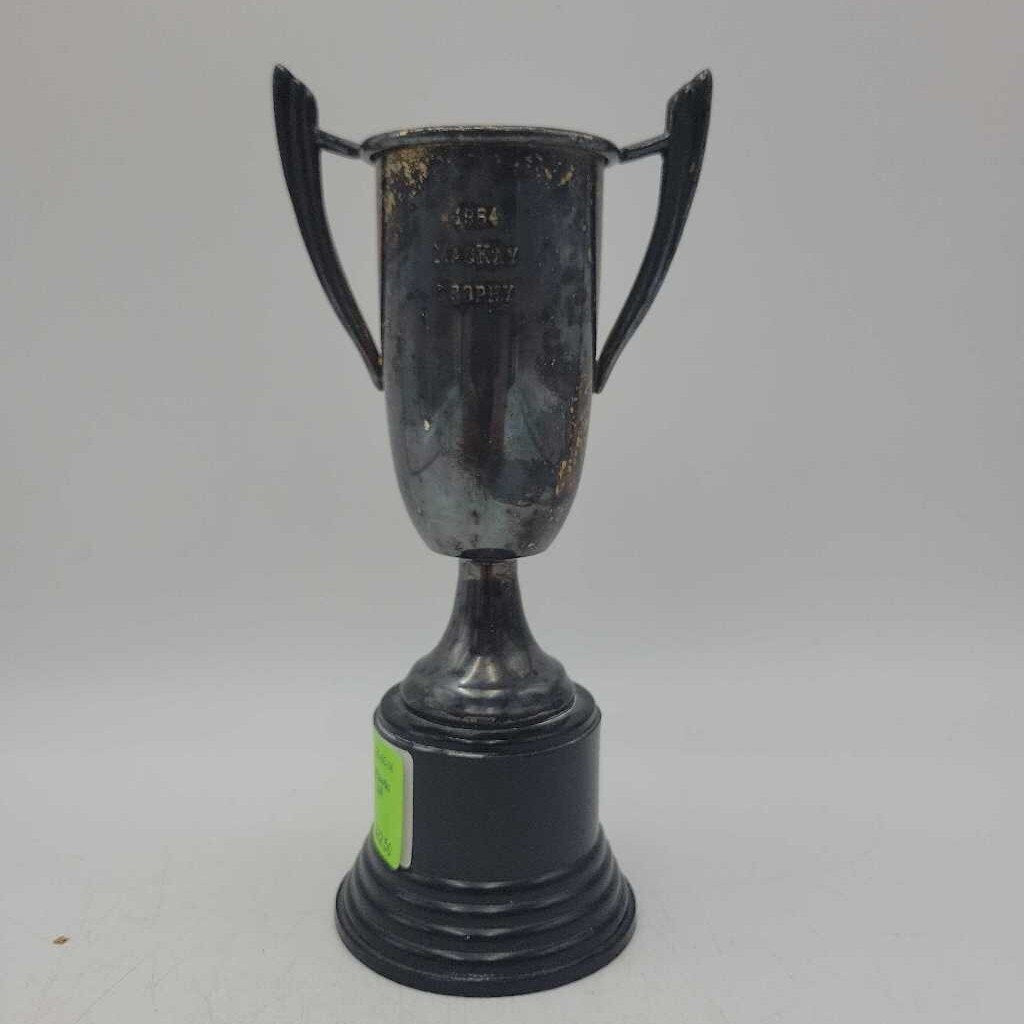 1950s Trophy w Plastic Base (0668) (MCOL)