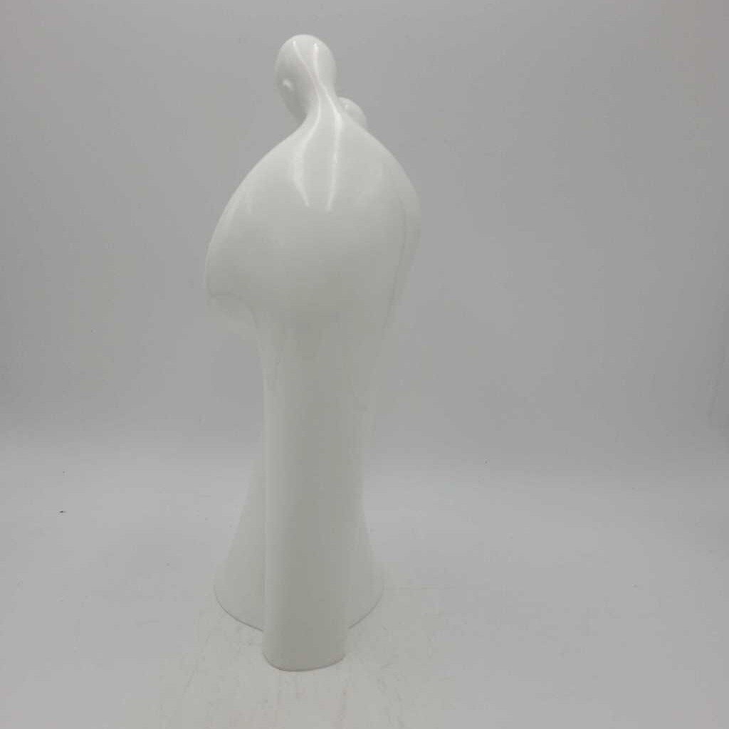 Family Royal Doulton (LLL) HN2720