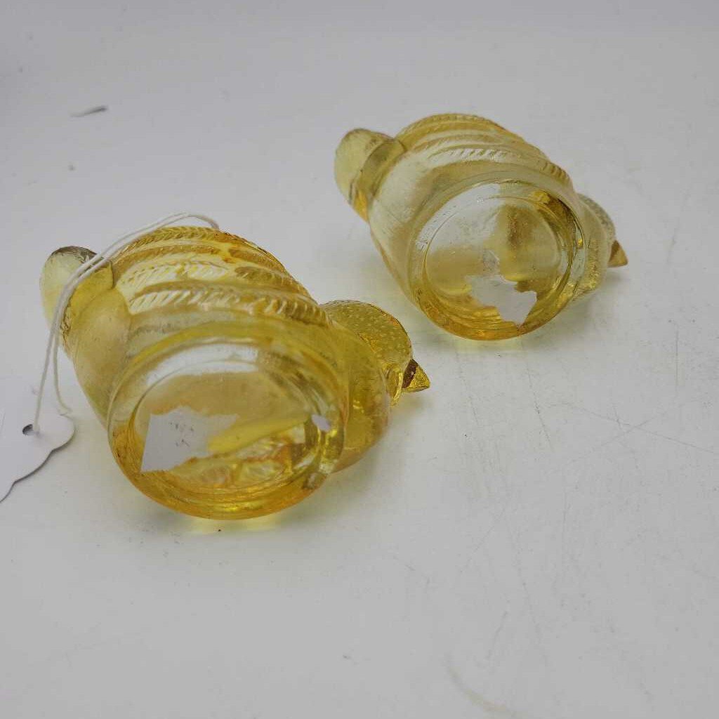 Pair of Yellow Pressed Glass Nesting Hen Egg Cups #2014 (MCC)