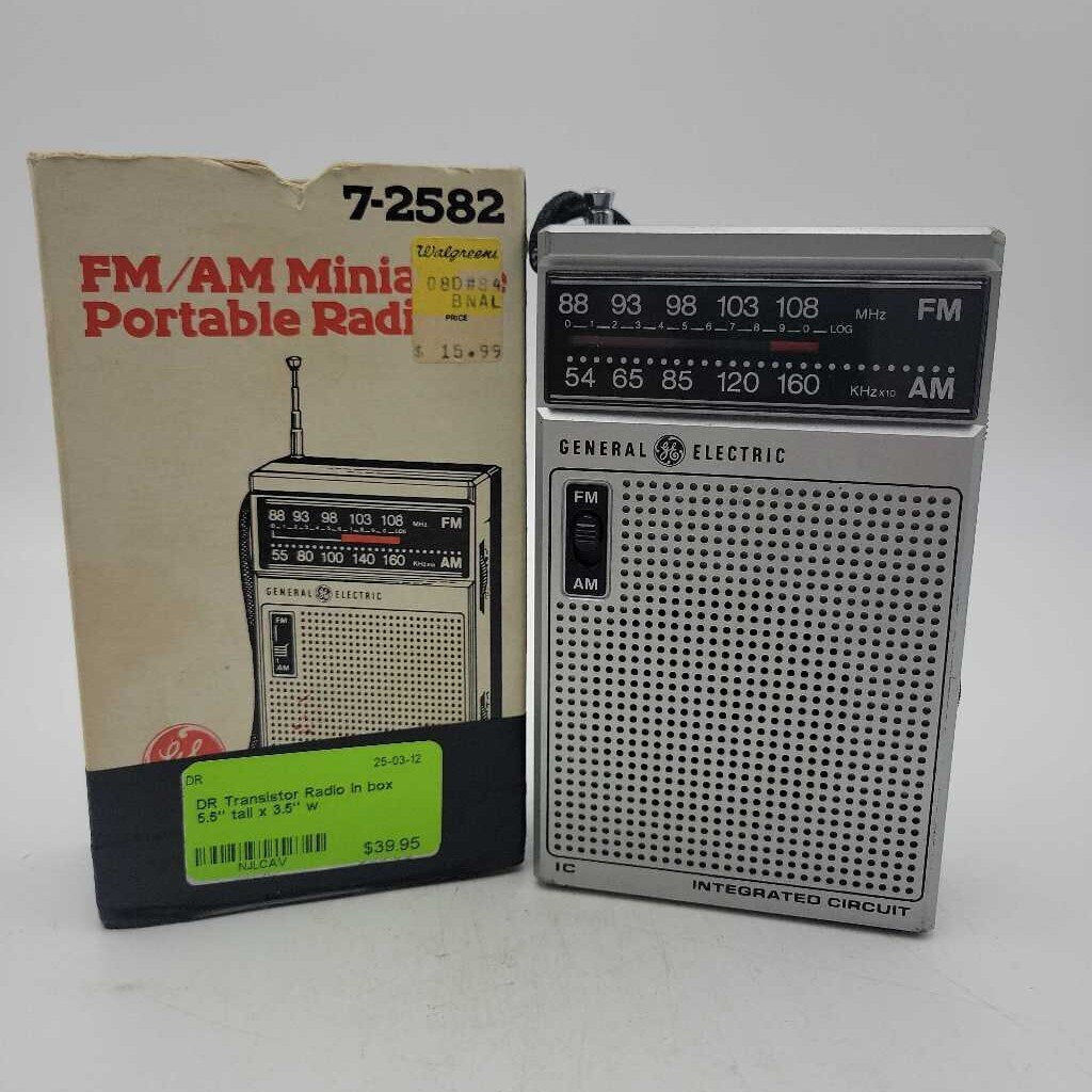 Transistor Radio in box (DR)