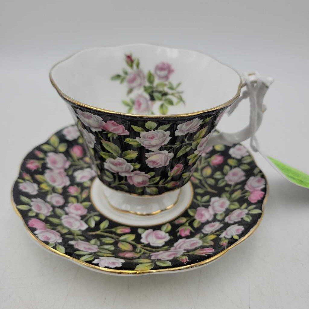 Royal Albert Merrie England Series Tea Cup and Saucer (LOR)