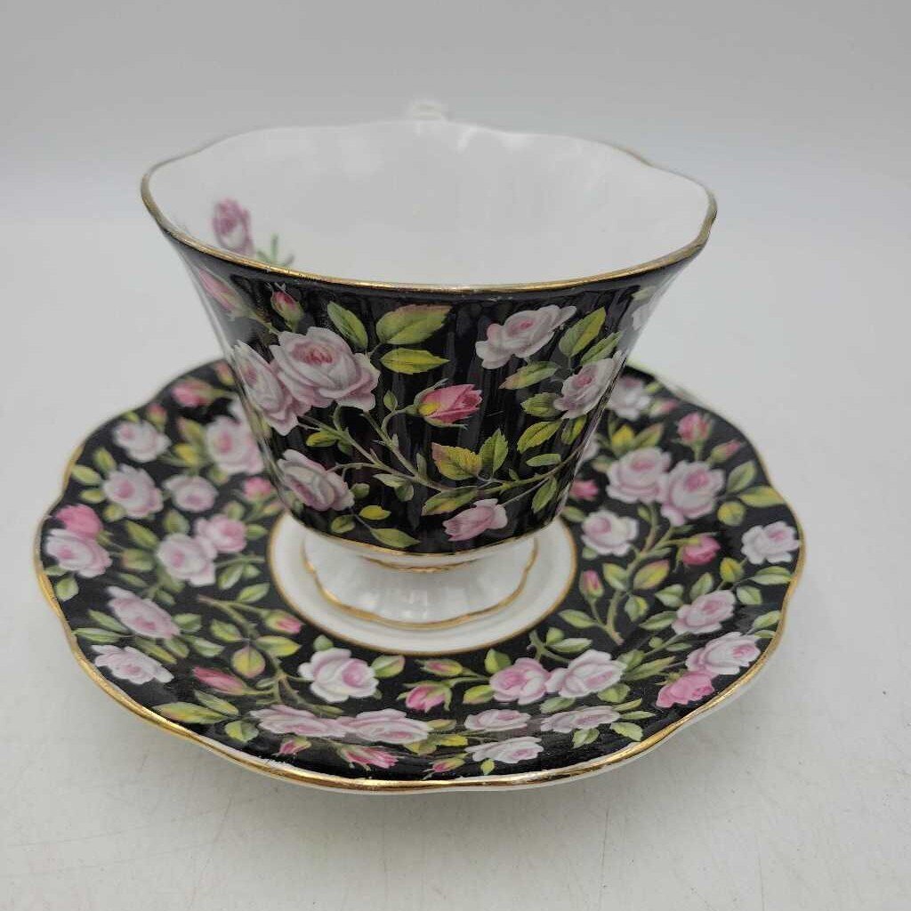 Royal Albert Merrie England Series Tea Cup and Saucer (LOR)