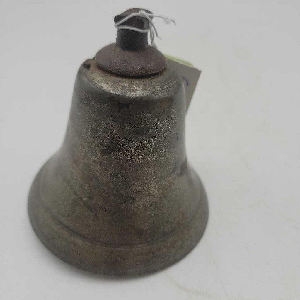 Cast Bell (JL)