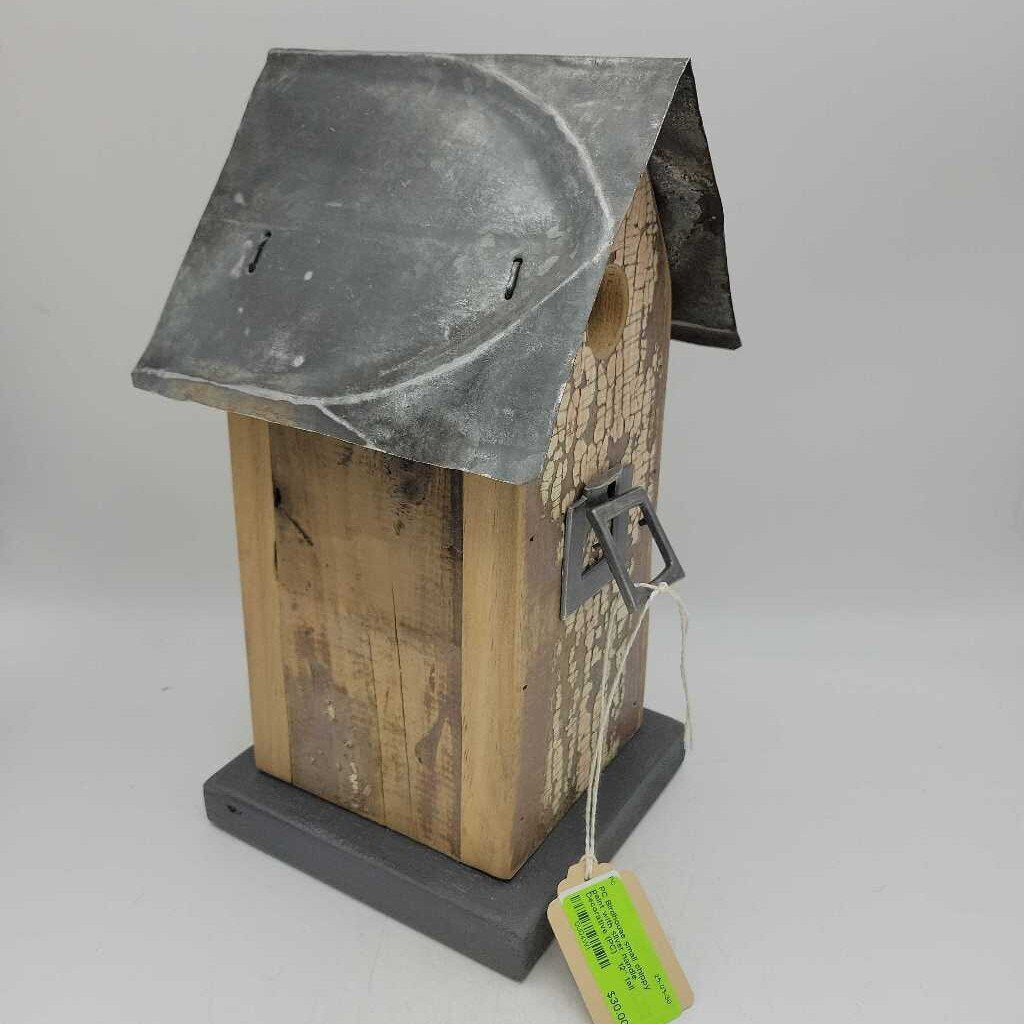 Birdhouse small chippy paint with silver handle Decorative (PC)