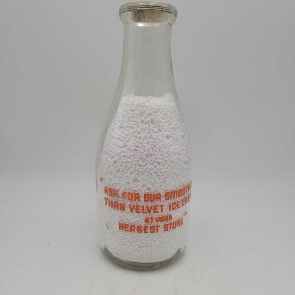 Kellough Bros Dairy Quart Milk Bottle Fort Williams Port Arthur (JEF)