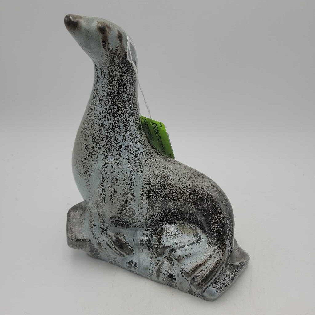 Blue Mountain Pottery Seal (DEB)