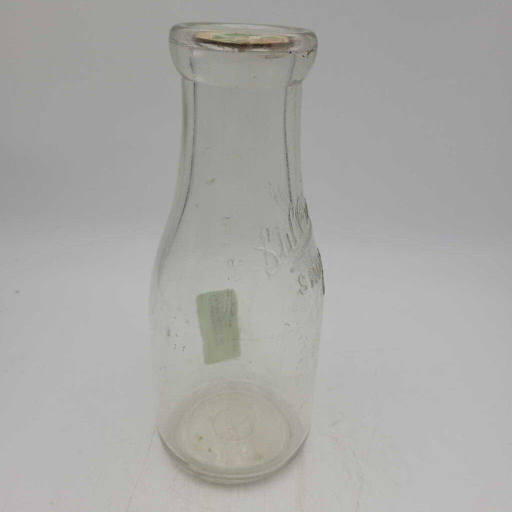 Stillman's Snow White Dairy Pint milk bottle (JAS)