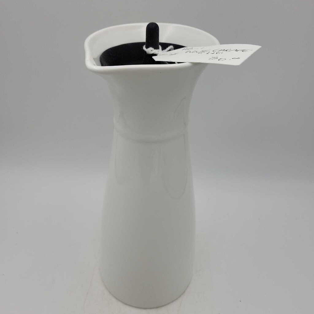 HB 1 white glass wine carafe with rubber stopper