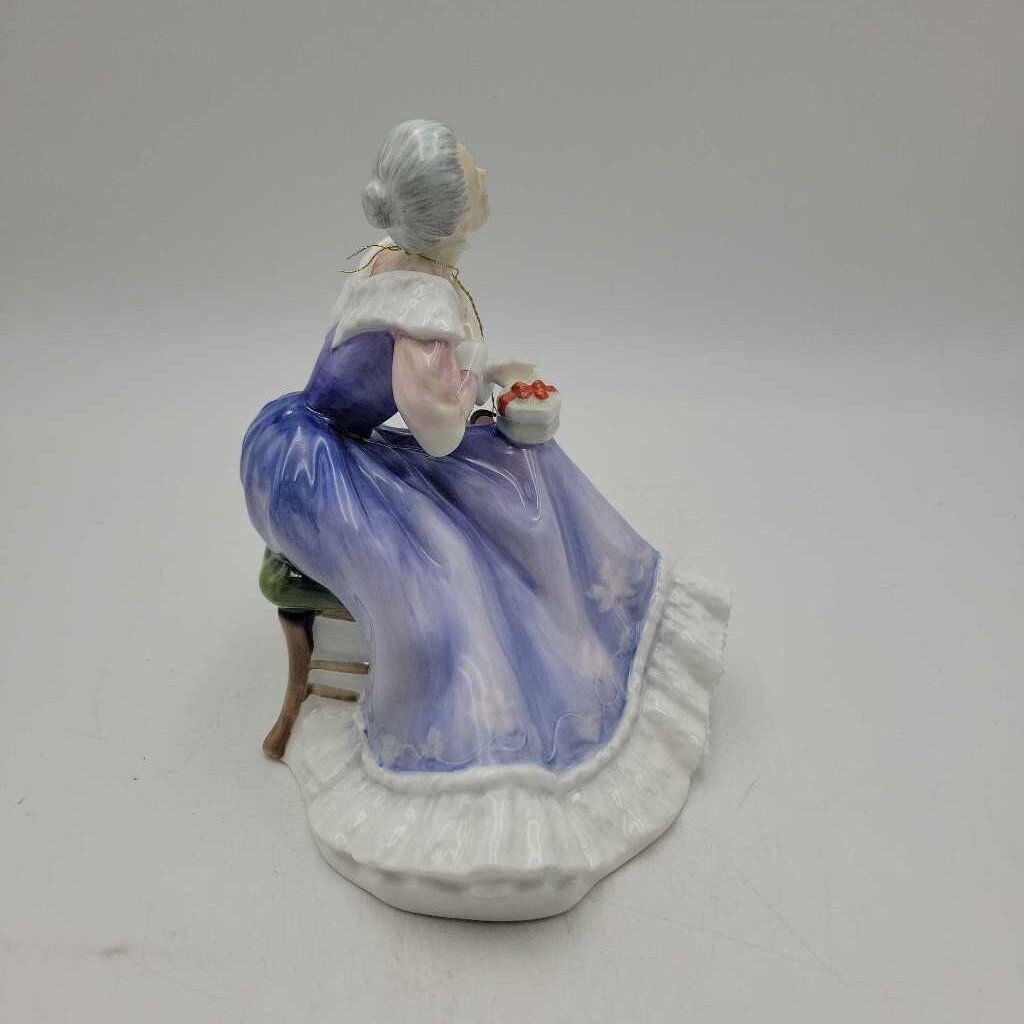 Royal Doulton "Happy Anniversary" (DEB) HN3097