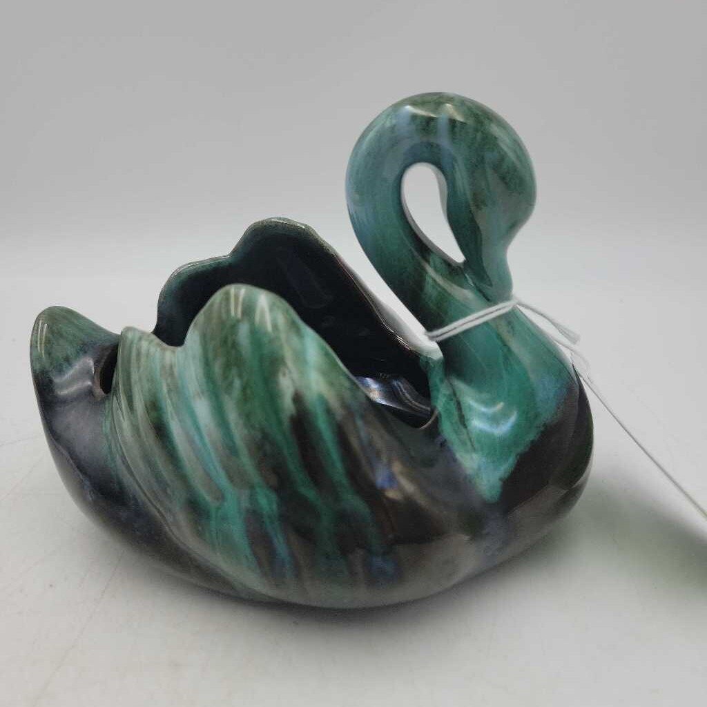 Blue Mountain Swan #2042 planter (MCC)