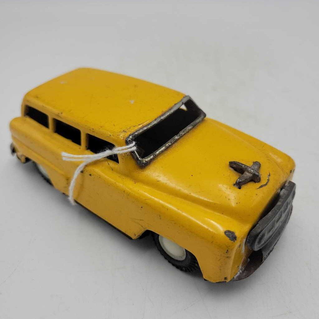 Vintage Tin Station Wagon (GEC)