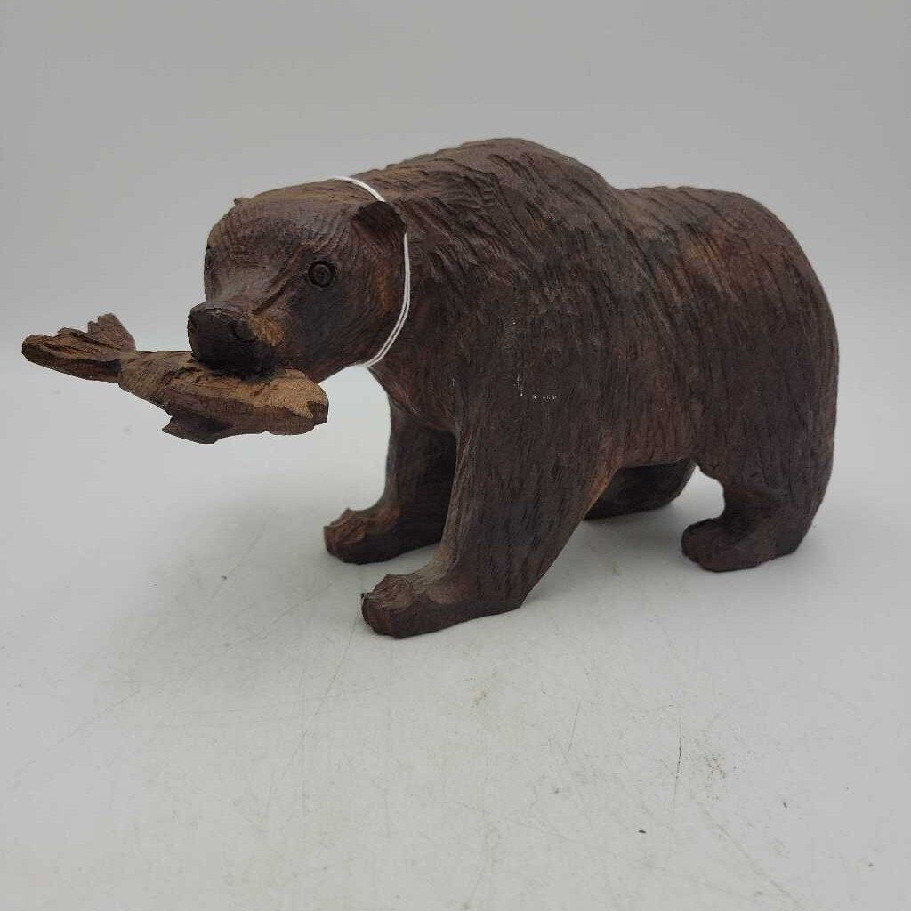 Carved wood bear (LIND)`