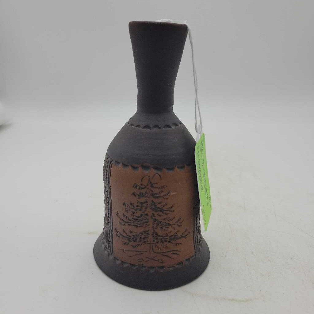 Kanyengeh Six Nations Pottery Bell 1980 (DEB)