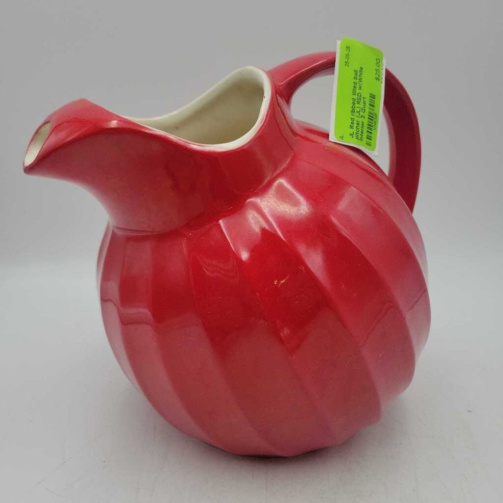 Red ribbed tilted ball pitcher (JL)