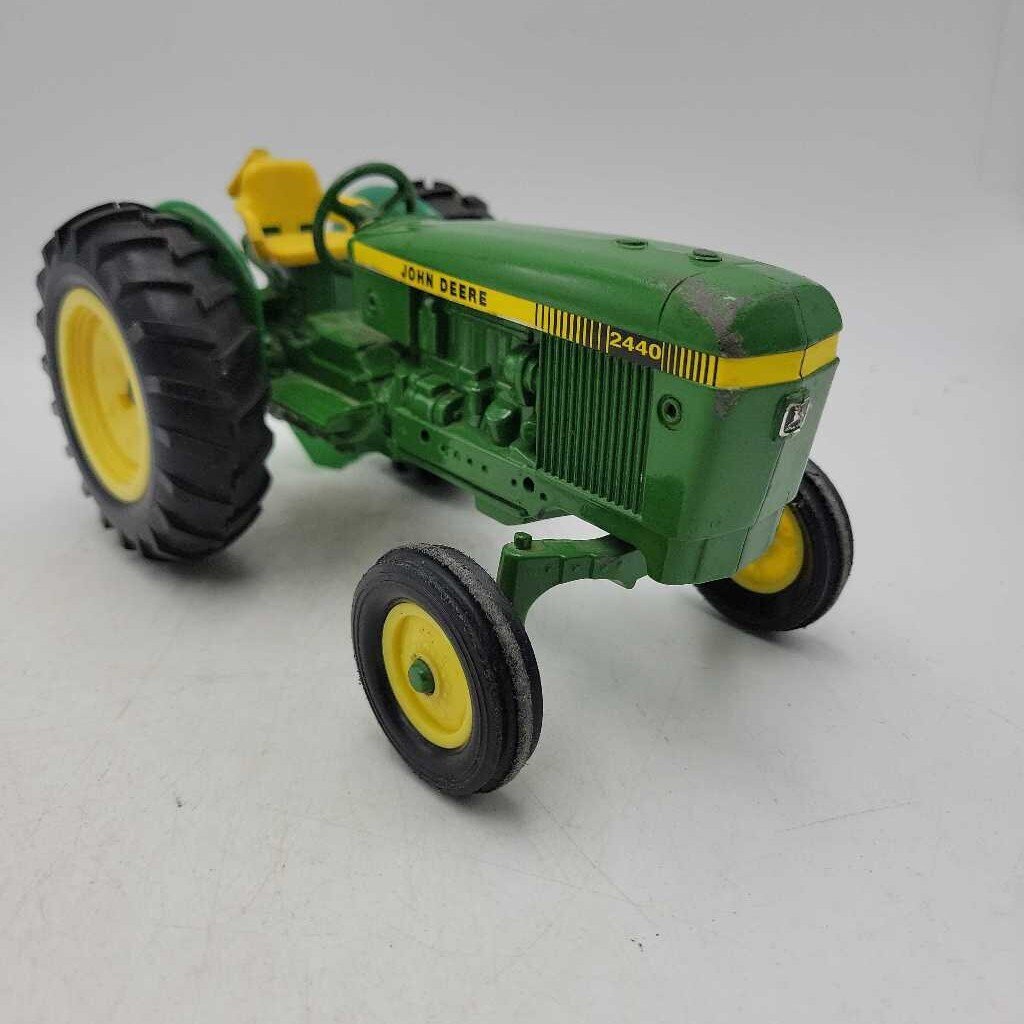 John Deere Cast Iron 2440 Tractor (JAT)