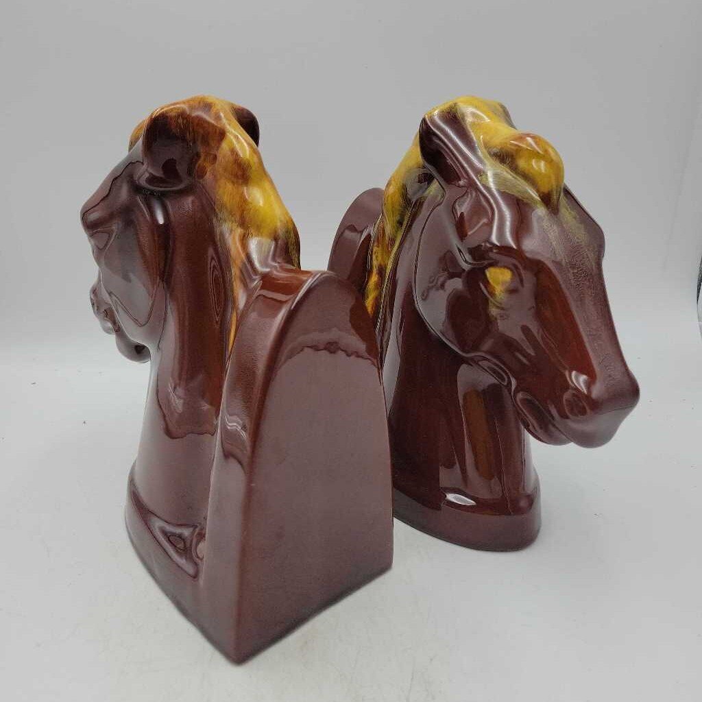 Blue Mountain Pottery Horse Bookends Pair (DS) 3584
