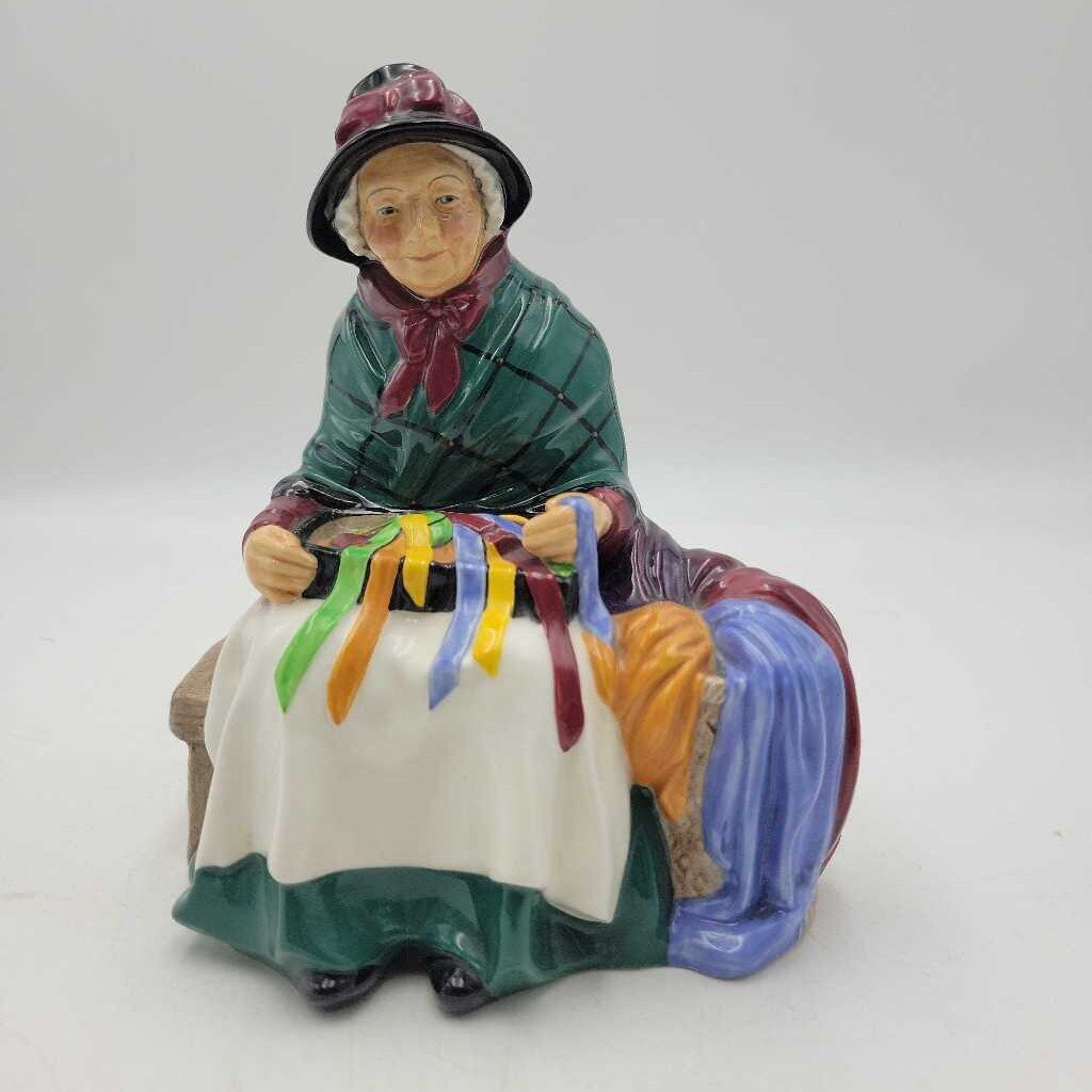 Silks and Ribbons Royal Doulton (YVO) (505)