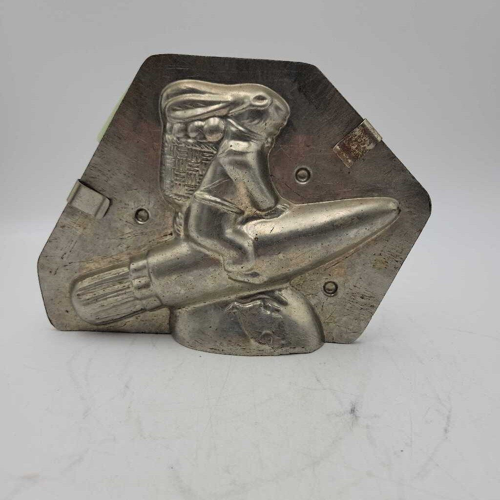 Rabbit on Rocket Chocolate Hinged Mold Eppelsheimer 8094 (JH49)