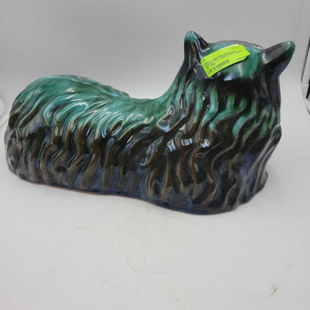 Large Blue Mountain Pottery Cat (DMG) 0322