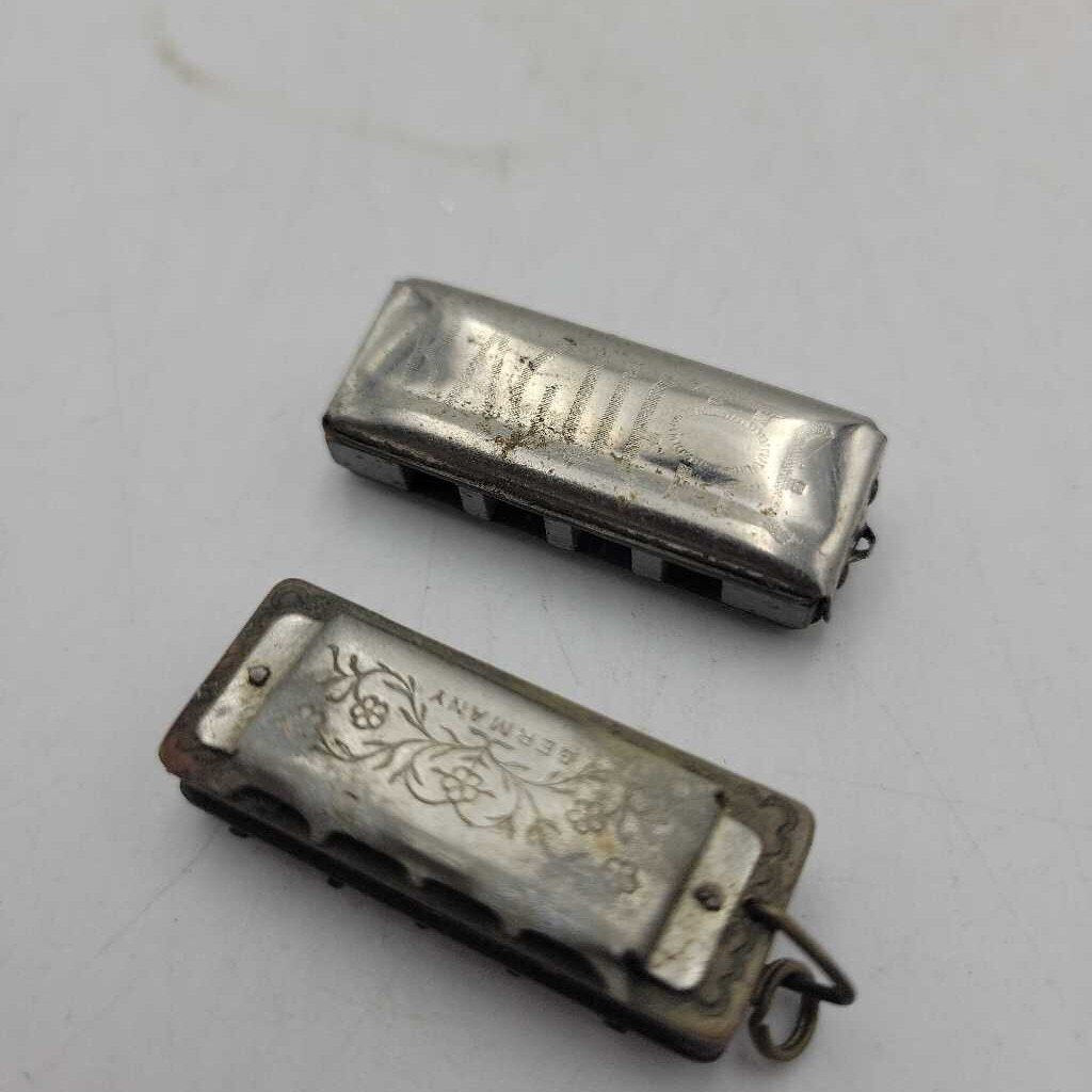 2 Mini Harmonicas (JL)