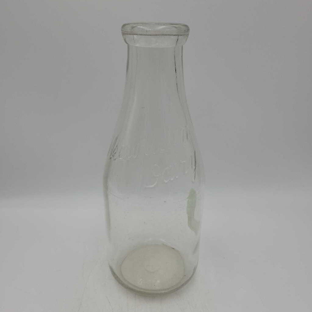 Keewadin Dairy quart Milk Bottle (YVO) 506