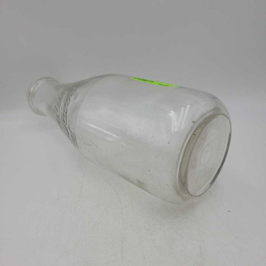 Keewadin Dairy quart Milk Bottle (YVO) 506