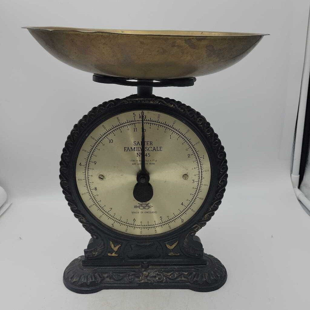 English Family Salter scale with copper tray (US2)