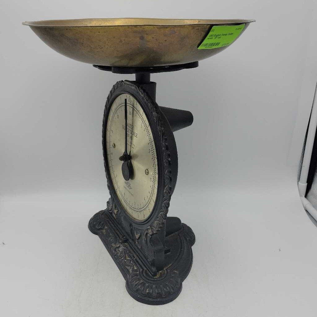 English Family Salter scale with copper tray (US2)