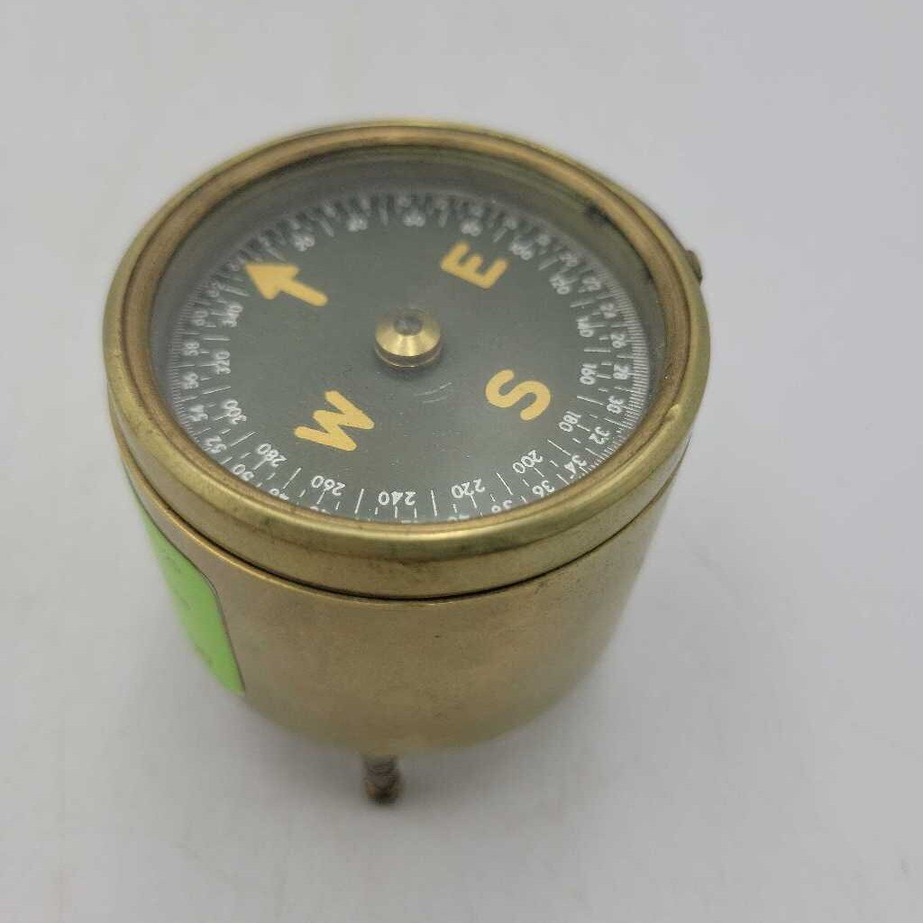 Brass Compass w/Magnifying glass (JL)