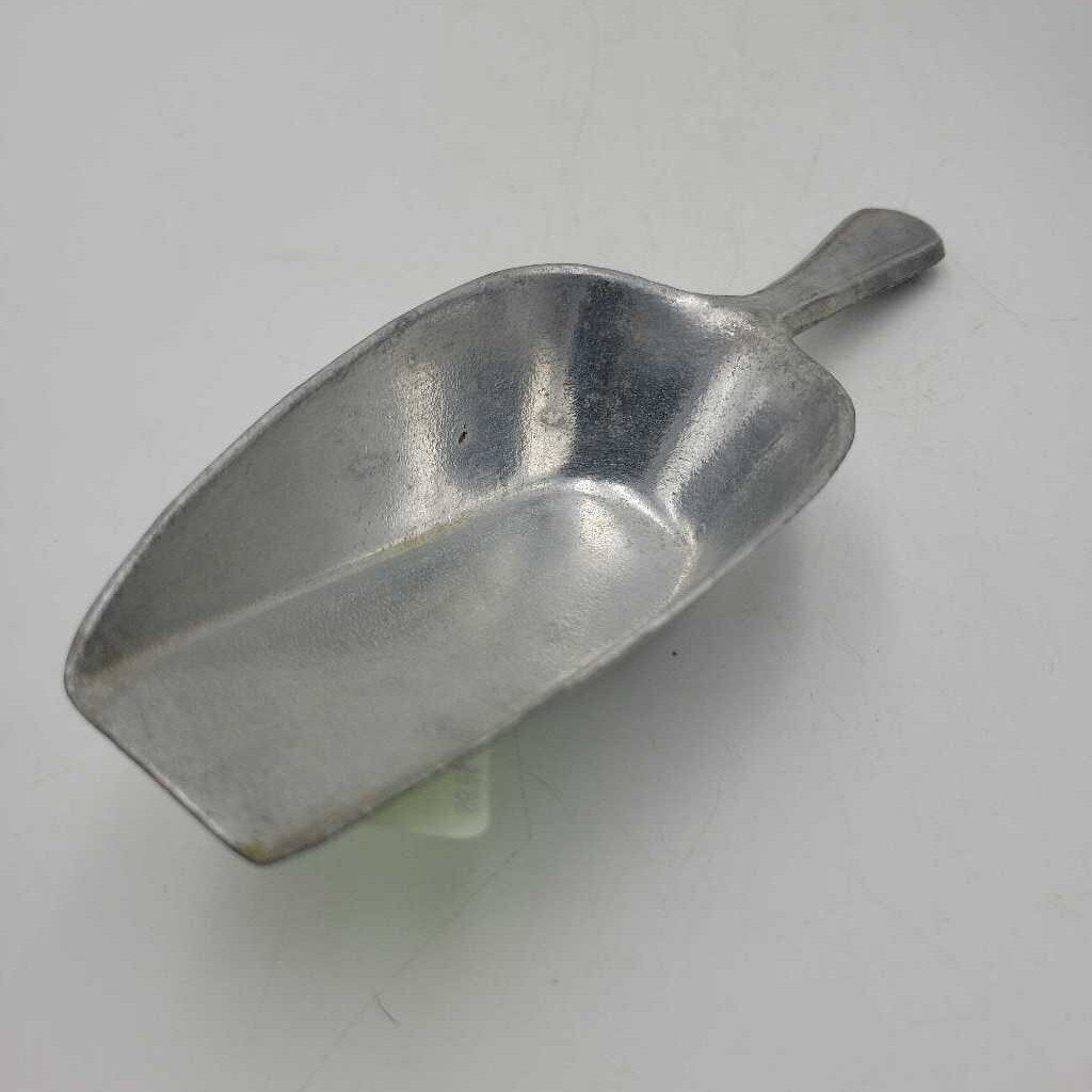 Small Aluminum Scoop Great Britain (JAS)