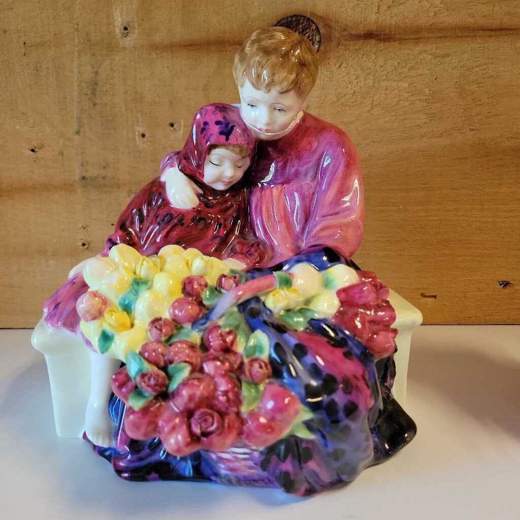 Royal Doulton Flower Sellers Children HN 1342 (Haus)