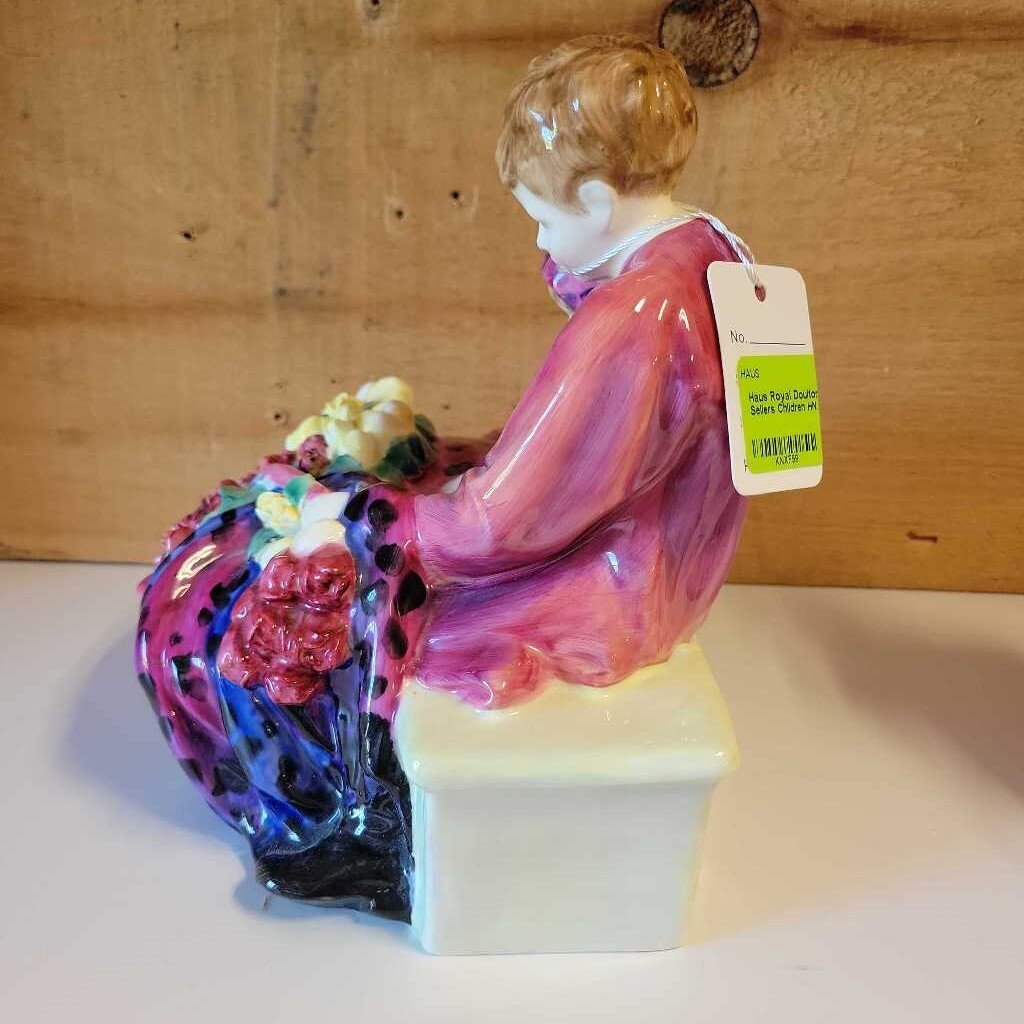 Royal Doulton Flower Sellers Children HN 1342 (Haus)